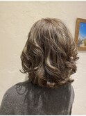 30代40代外ハネボブ耳だしショート白髪ぼかし脱白髪染め