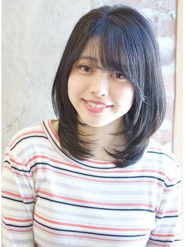 アフロート ルヴア(AFLOAT RUVUA) AFLOAT RUVUA新宿京佳『職場OKなダークアッシュとひし形ミディ』