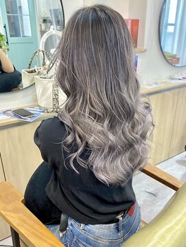 ラヴィエール(LAVIERE by R-EVOLUT) ハイライト/ケアブリーチ/レイヤーカット/髪質改善【柏/柏駅】