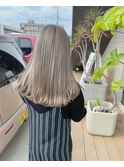 ホワイトグレージュ