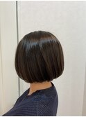 梳きすぎない大人ショートボブ