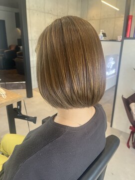 ウイ バイ ファースト 北四番丁店(u'i by first) ★美髪★切りっぱなしうる艶ボブ
