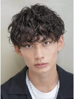 レタッチ バイ フィフス 天神大名(RETOUCH by fifth)&nbsp;スパイラルパーマメンズパーマメンズヘアセンターパート束間