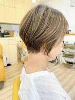 モリオ フロム ロンドン 成増店 【morio成増 セリザワ】くびれショート ハイライトカラー