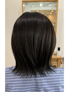 春らしい軽やかなスタイル