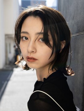 ピズム(PISM) くびれヘア/ダークアッシュ/レイヤースタイル/顔まわりレイヤー