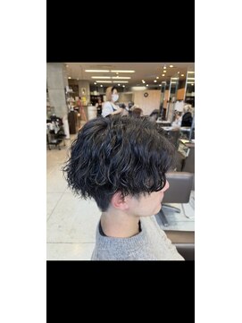 ヘアールーム プリズム(Hair room Prism) メンズかきあげツイストスパイラル