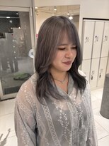 ステラ ヘア デザイン サロン(STELLA hair design salon)&nbsp;シルバーグレー×ミディアムレイヤー 【由比藤】