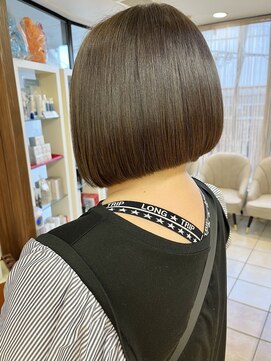 クオリス 上板橋店(QUALIS) 【大人可愛い】前下がりボブ オリーブ 白髪染め ツヤ髪