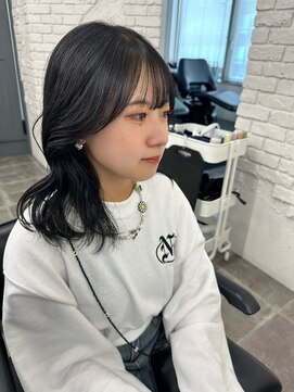 リアン バイ キートス(Lien by kiitos) ブルーブラック/顔まわりカット/暗髪