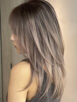 ヨロ 上野(YOLO)&nbsp;ハイライトカラーミルクティーベージュケアブリーチダブルカラー