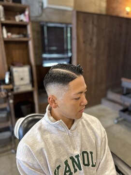 バーバー オールドランプ(BAR BER OLDLAMP) sidePart(skin fade)