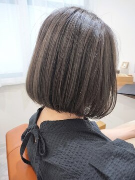 アンモア(Unmore) 前下がりボブ