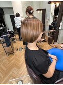 ハイライトベージュ系グラデーションカラー丸みボブ