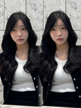 シーシンジュク 新宿南口(Sea shinjuku) ブルーブラック＋ヨシンモリヘア