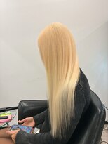 バズ サッポロ バイ フィーネ(BuzZ sapporo by Fi-Ne)&nbsp;【BUZZ札幌】これぞ白金！ケアブリーチで抜きっぱなしエクステ