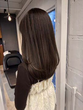 エル バイ ホーム(L by HOME) ベージュ　ブラウンベージュ　レイヤーカット　流れるお顔周り