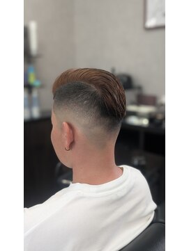 フォーロバーバー(FouroBarber) スキンフェード