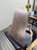 アフューズバイストゥー(Vfuse by StueW)&nbsp;夏に映えるホワイトベージュ◎