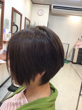 サカエ美容室 デザインカット