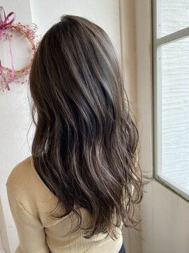 ヘアーエポック(hair epoque) シークレットハイライトで立体感★外人風柔らかフォギーベージュ