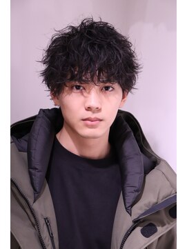 ネイビー(NAVY) 無造作束感 ウェーブパーマ スタイリング簡単 マッシュウルフ