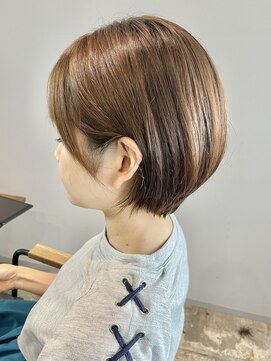 ビーヒアナウ 金沢県庁店(BE HERE NOW) 【フェミニン耳かけショート】