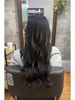 シェルビー 新宿(SHELBe)&nbsp;黒髪×モノトーンオリーブベージュ[白髪ぼかし]