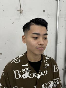 ウェルネス(Wellness) サイドパート　スキンフェード