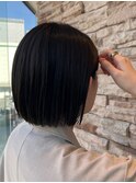 切りっぱなしボブスタイルストレートヘアアレンジ