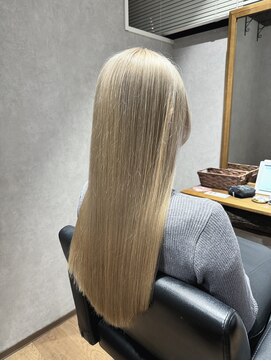 ビスイル 秋葉原店(Vis ill) ホワイトラベンダーハイトーン外国人風透明感大人可愛い韓国