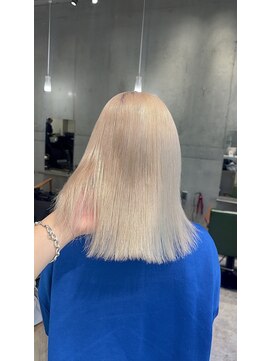 モニカ(MONIQA) ホワイトベージュ