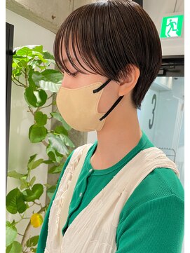 ヨーク(YOKE) ベリーショートくびれ丸みボブグレージュ前髪20代30代40代