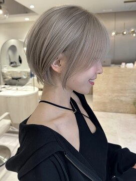 ミズチャーム(Ms.CHARM) ショートボブ/ミルクティーベージュ/顔周りカット/2ブリーチ