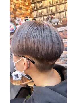 プラメーラ(PRAMEERA) アンブレラカラー シルバーグレージュ 丸み 刈り上げショート