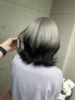 サイ(PSY)&nbsp;ルーツカラー／シルバー×毛先ブラック/エンドカラー／池袋