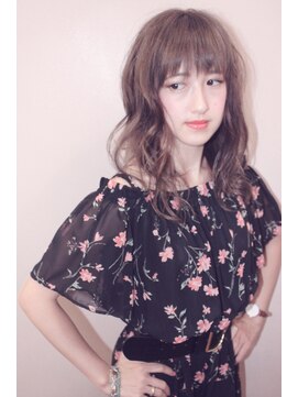 ユートピア(U topia) ルーズウェーブで小顔効果バツグンセミロング【ユートピア渡邉】