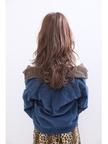 バズヘアー(BUZZ hair) おしゃれにキマる軽やかウェーブ