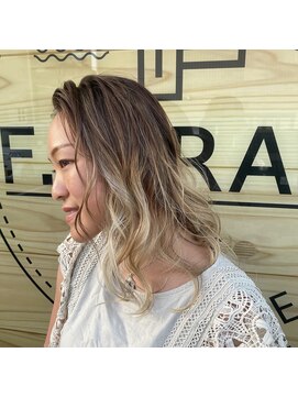 エフパレードシーサイド(F.PARADE seaside) グラデーション×ホワイトベージュ