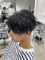 フィフス 栄(fifth)&nbsp;ツイストスパイラルパーマセンターパートツーブロックメンズ栄