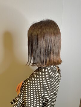 ブロッサム 東久留米店(Blossom) 20代30代40代前下がりストレート小顔補正立体カット