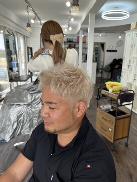 クラン ヘアーアンドスタジオ(CLAN hair & studio) ホワイトカラー