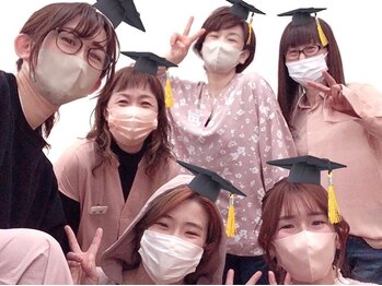 株式会社クリエイトスハニーの写真/《お子様同伴OK◎》女性目線の丁寧な接客や寄り添いでお子様と一緒にご来店も♪あなたの似合うが見つかる＊