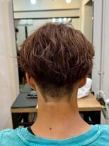 ファルベ(Farbe) ・スパイキーショートブルーブラックフェザーパーマサーフカール