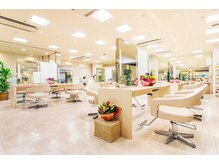 ケンジ 平塚ラスカ店(KENJE)の雰囲気(広々開放感があるサロン【平塚駅/髪質改善/ブリーチ/白髪染め】)