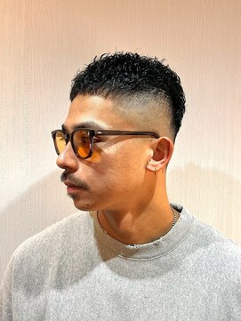 ワイルドに攻める◎スキンフェード×パーマ