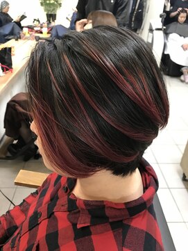 ペネロープ(Penelope) バレイヤージュレッドグラデーションショート YACHI