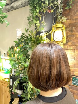 カシータ(casita) "casita"ひし形内巻きストレート＆小顔カット