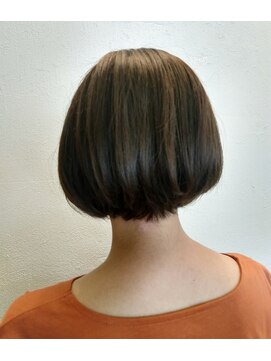 フラワーズビィーオーディー(FLOWERS BOD) 小顔ボブ