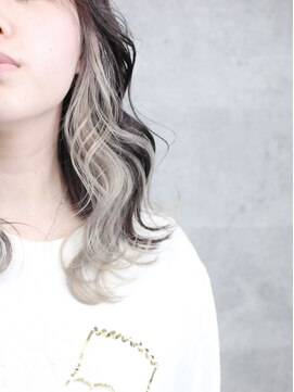 ディア(.eer) インナーカラー×ホワイトグレー ハーフアップやアレンジにも◎